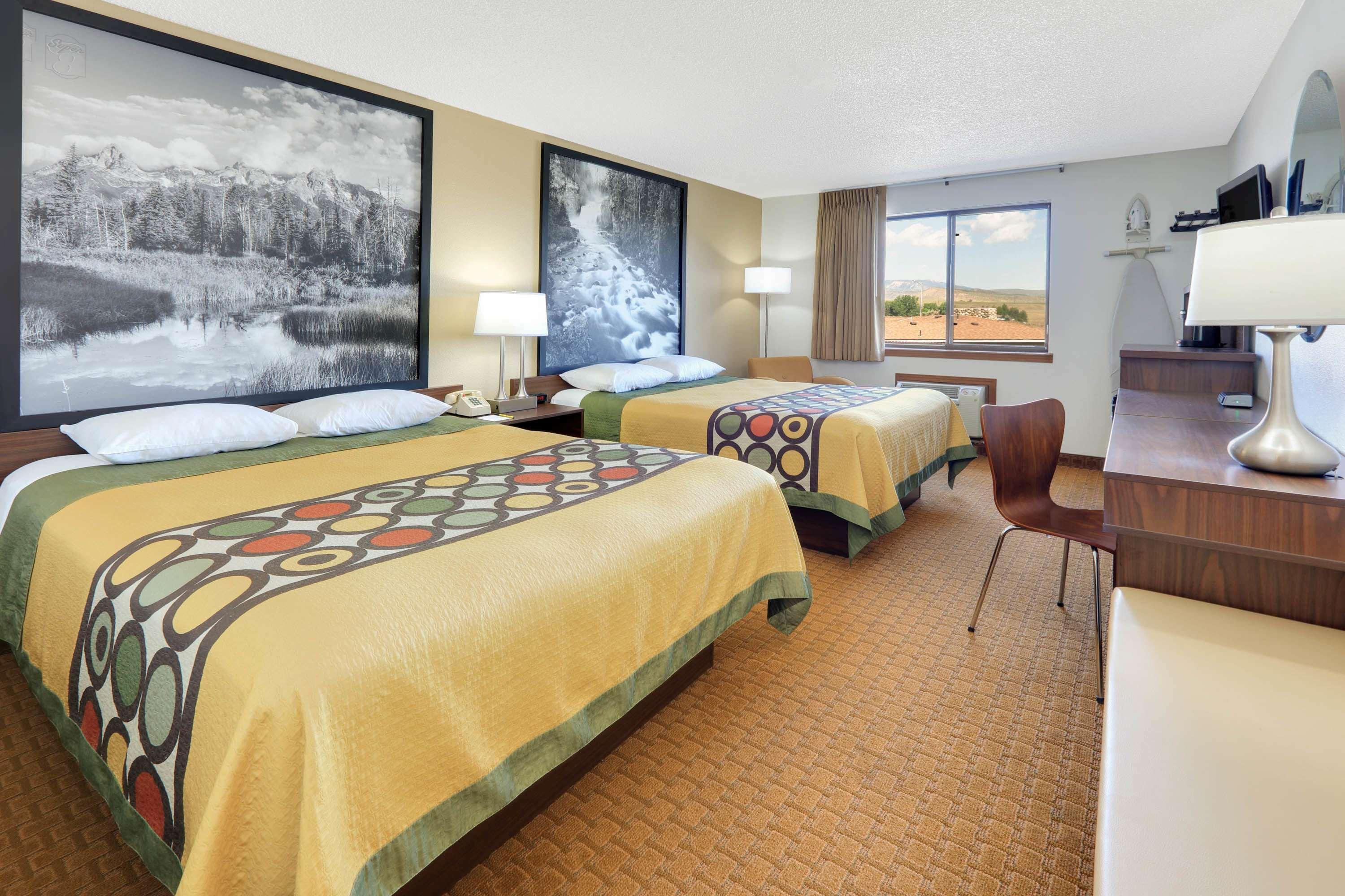 Super 8 By Wyndham Cody Hotel Exterior photo