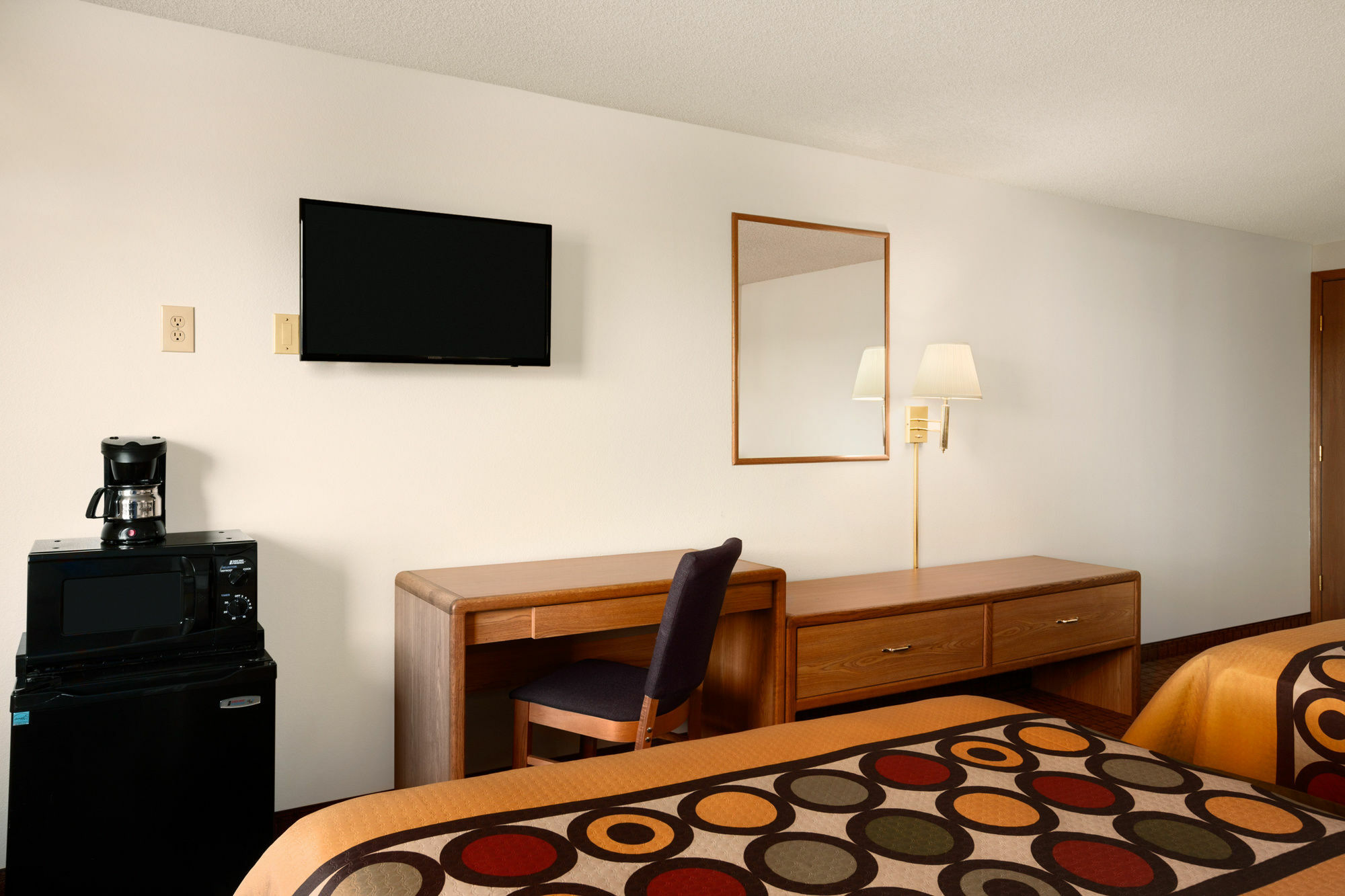 Super 8 By Wyndham Cody Hotel Exterior photo